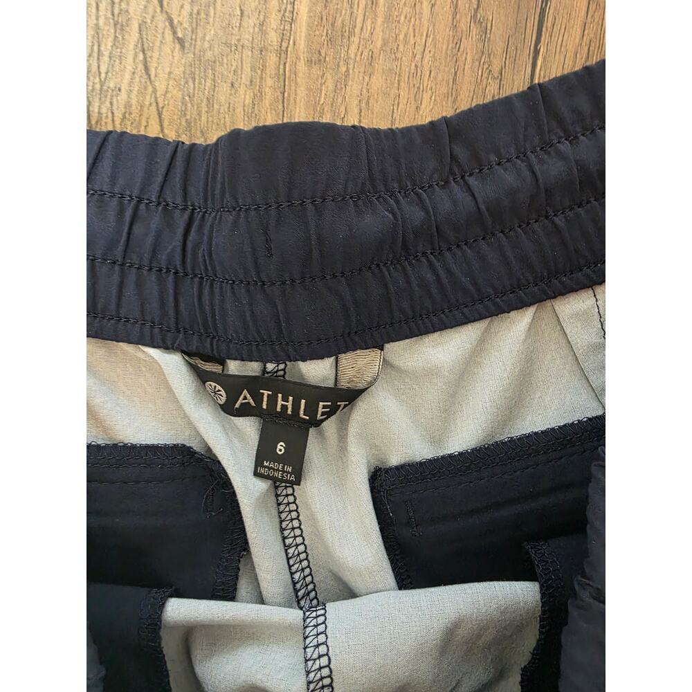 Athleta Navy Blue Baja Athletic Shorts size 6 (No Liner) EUC - Picture 2 of 4